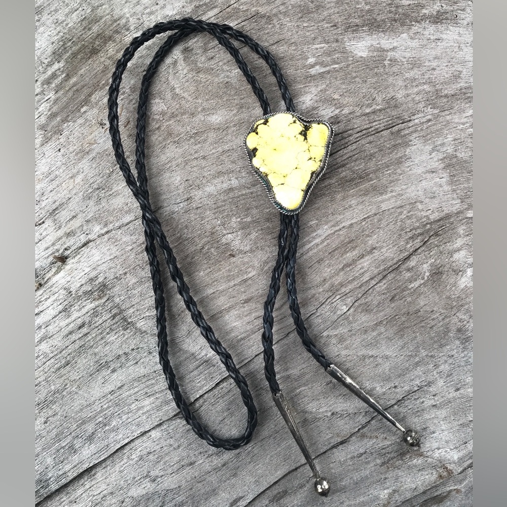Vintage Native American Navajo Sterling Silver Freeform Pale Turquoise Bolo Tie